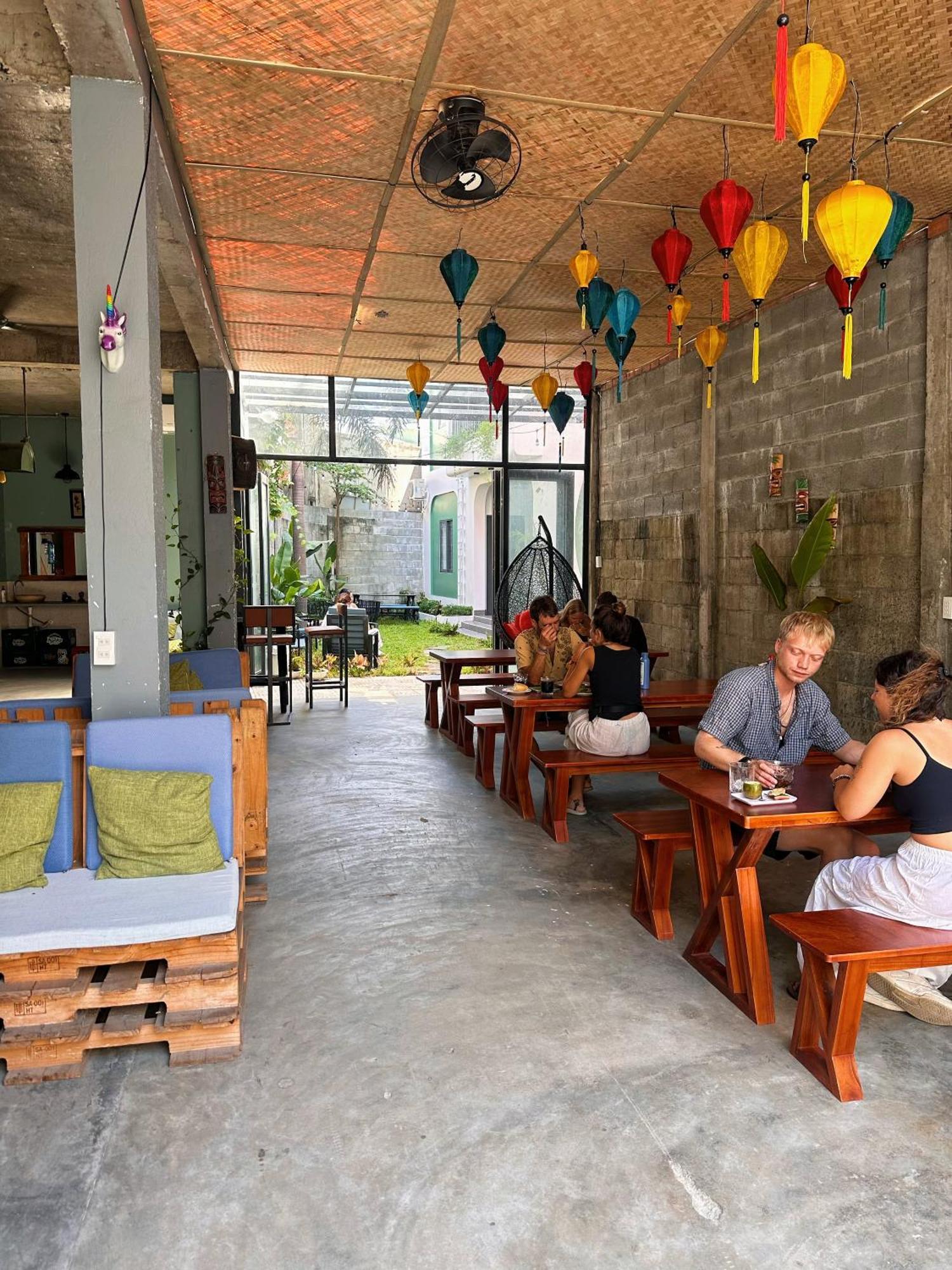 Gito Hostel Хойан Экстерьер фото